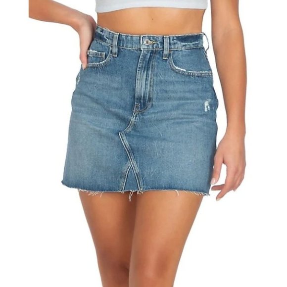 Guess Dresses & Skirts - NWT GUESS Syria Denim Mini Skirt Size 28